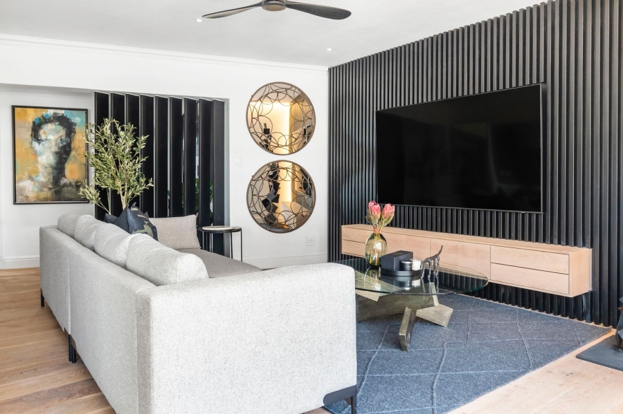 3 Bedroom Property for Sale in Sea Point Western Cape